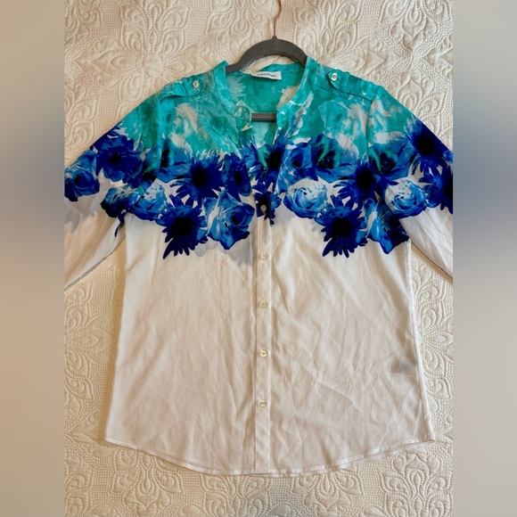 💙✨ Calvin Klein Floral Ombre Blouse — Fits Like Medium (EUC) - Picture 4 of 12